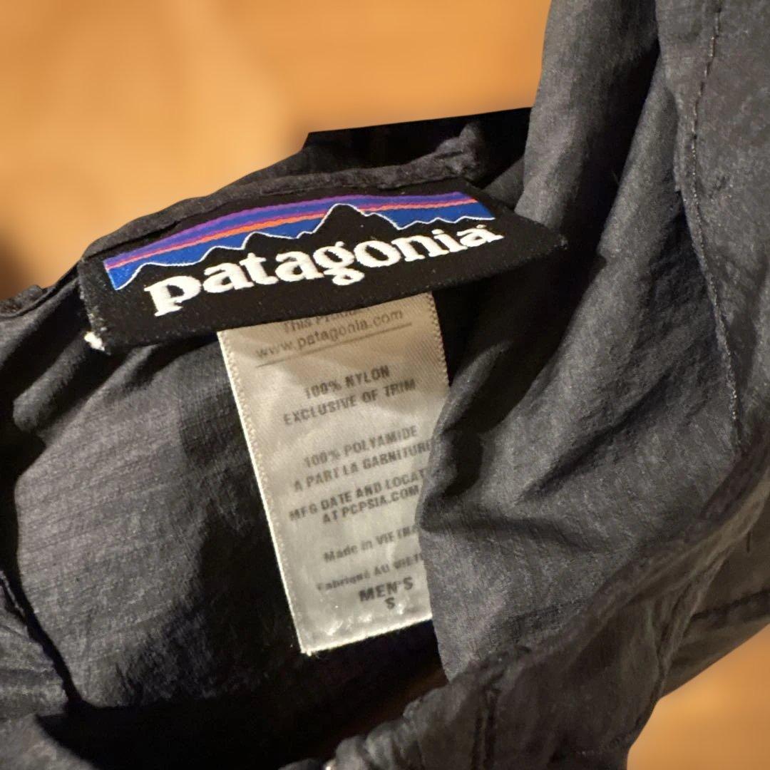 patagonia フーディニ ジャケット　ブラック