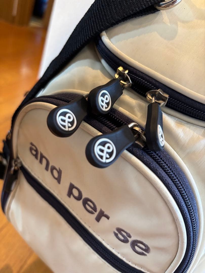 and per se キャディバッグ ホワイト・ネイビー