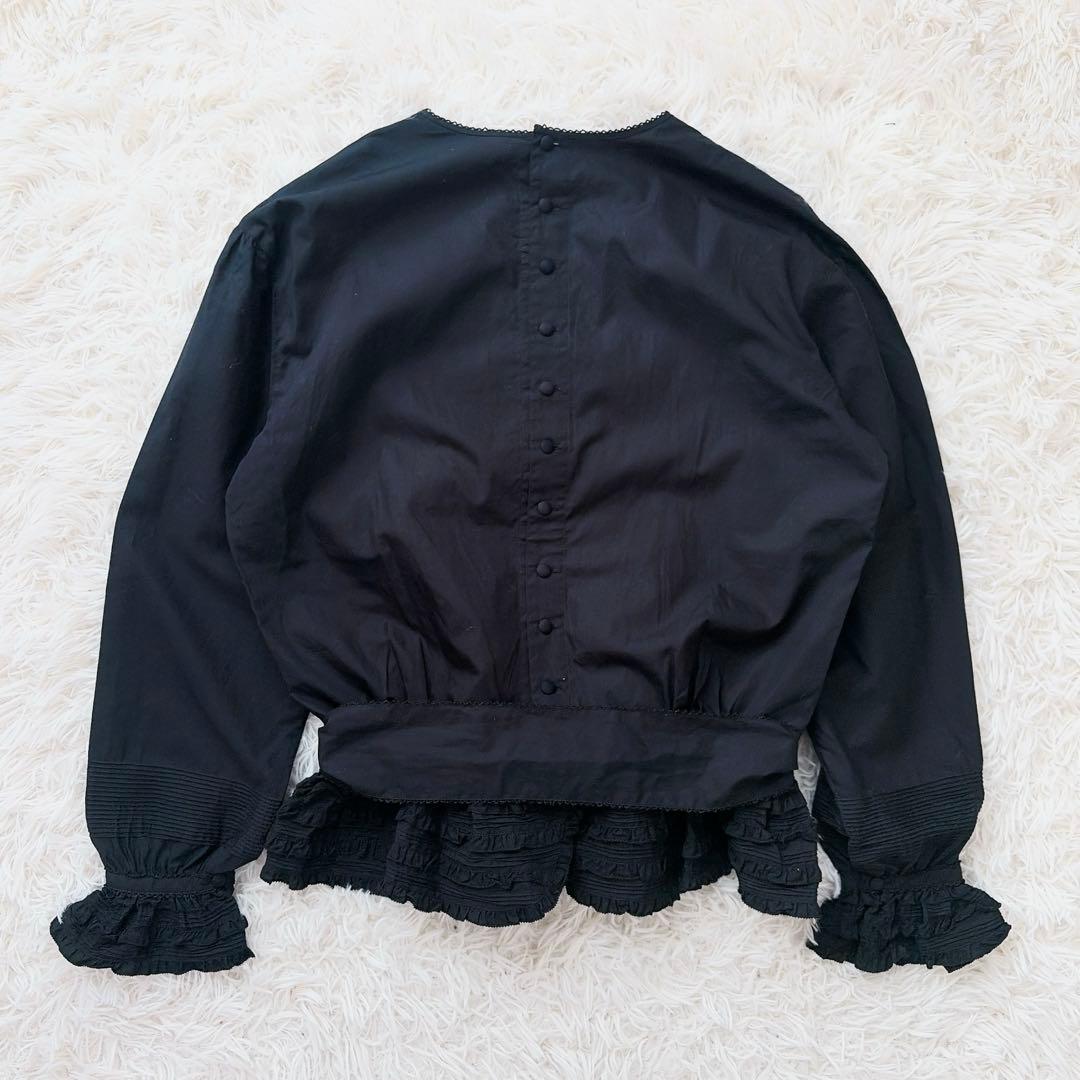 カネコイサオ　kaneko isao ピコフリルノーカラーブラウス　ベルト付　黒