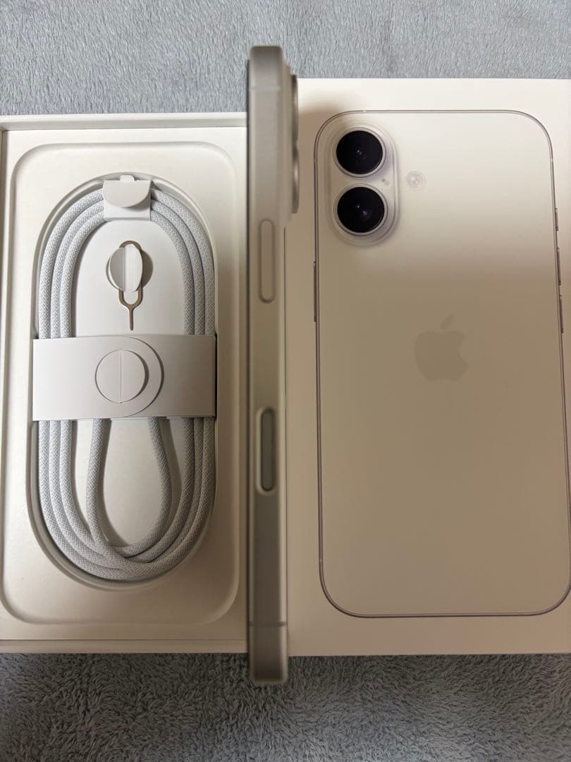 iPhone 16 128GB ホワイト 本体 「美品」「バッテリー100% 」