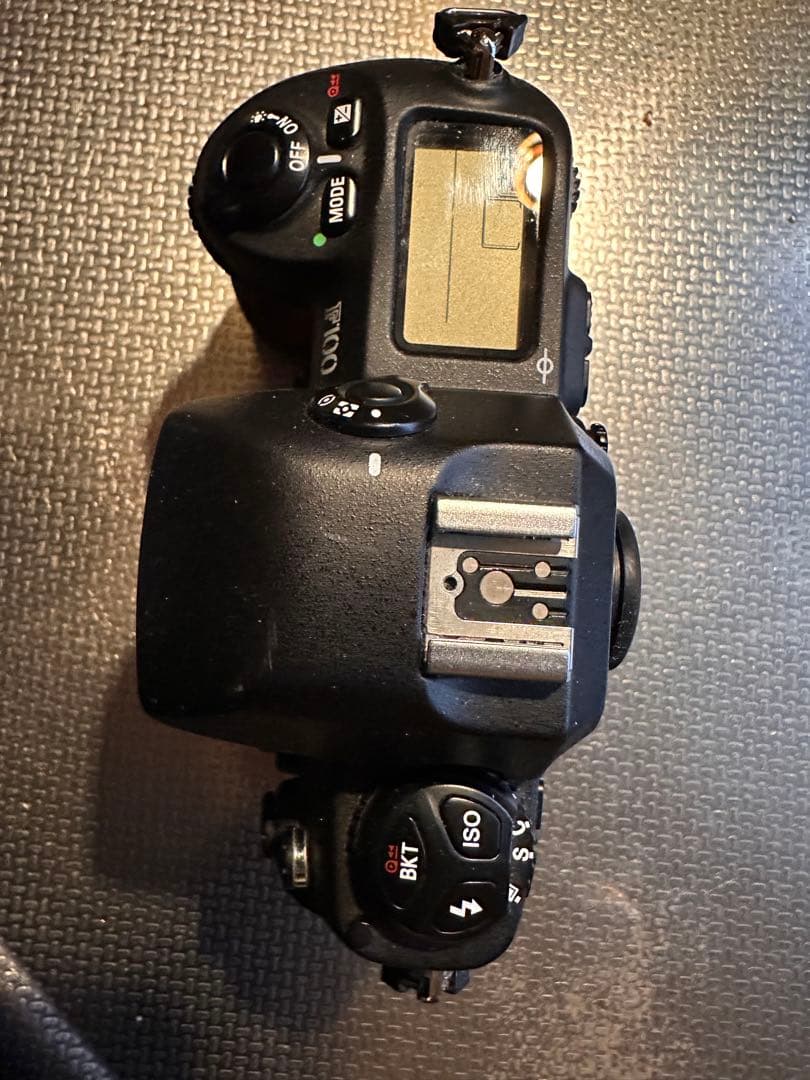 Nikon F100 ボディ ベタつきなし 接眼部汚れあり