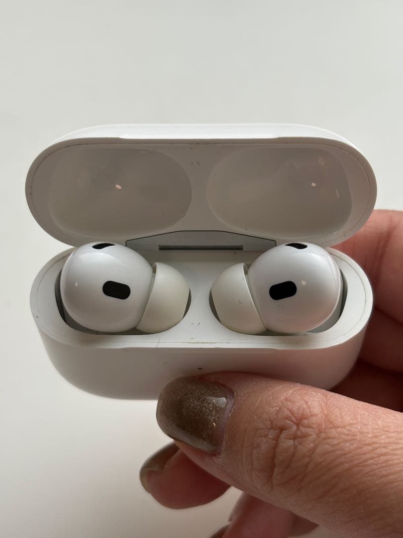 Apple AirPods Pro 2 本体 ホワイト 充電ケーブル付き