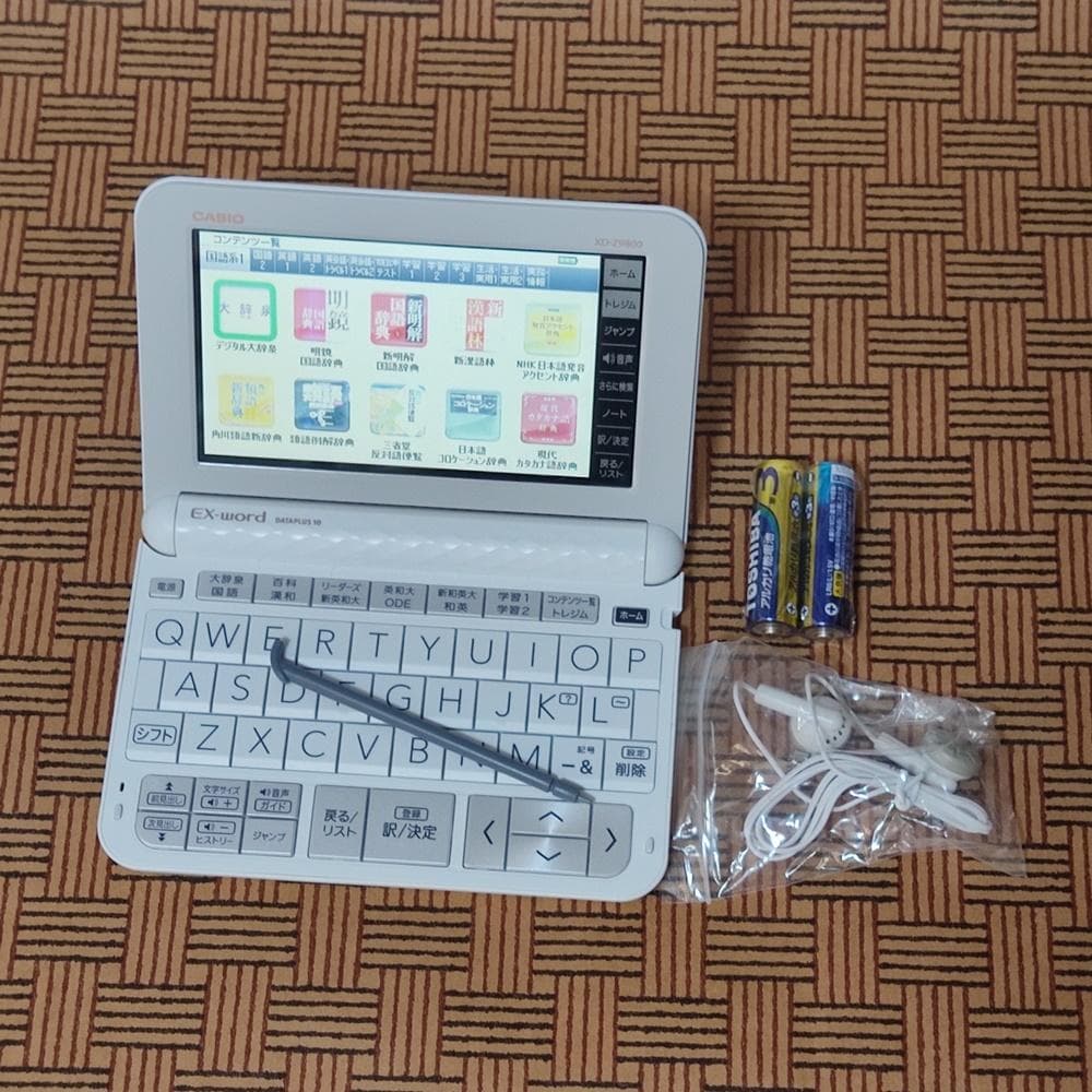 優良品/A CASIO 電子辞書 XD-Z9800 韓国語追加+英語上級モデル