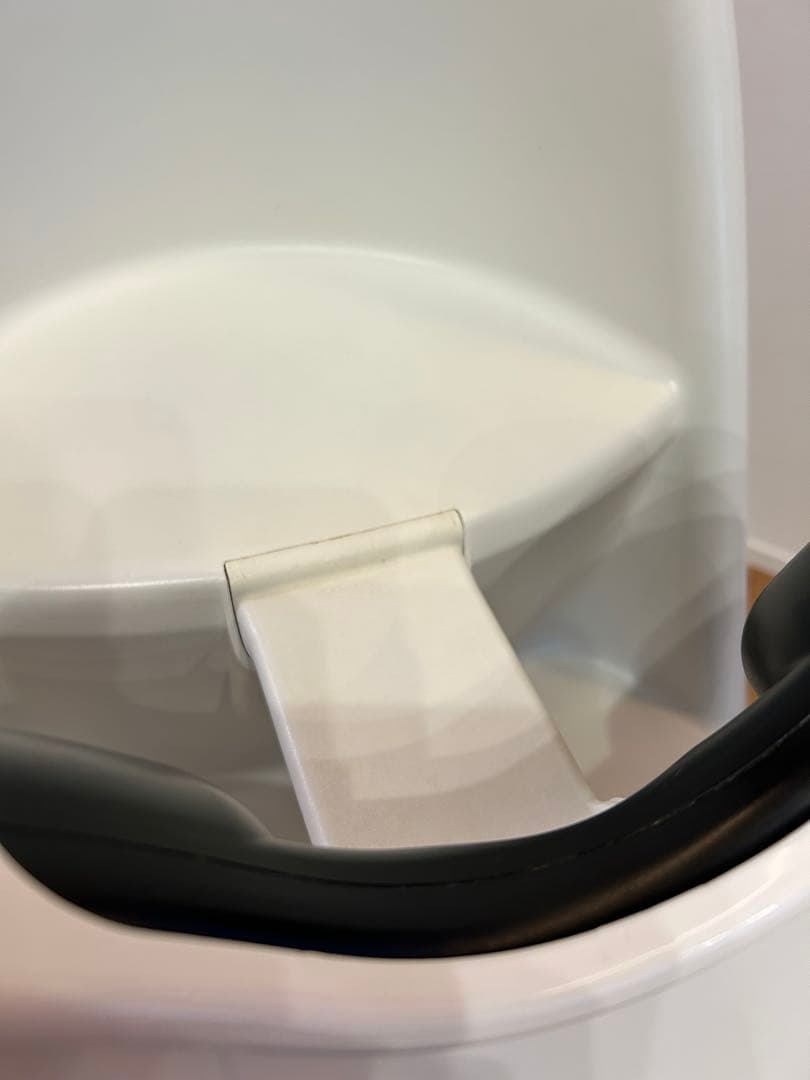 ベビービョルン　ハイチェア ホワイト(ハーネスなし)