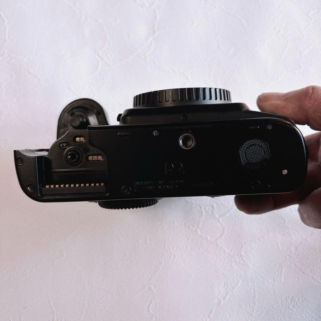 キャノン　フィルムカメラ　EOS-3 バッテリーパックBP-E1付き　中古品