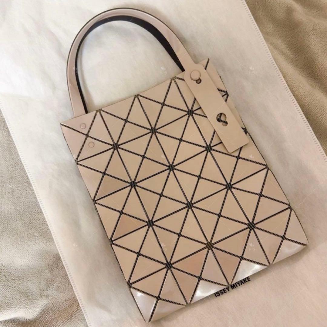 BAO BAO CARAT 9月新作 WHITE BEIGE 大きいサイズ