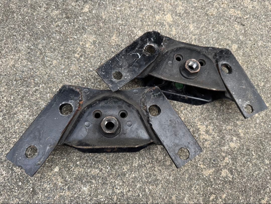 サスペンション位置上げブラケット