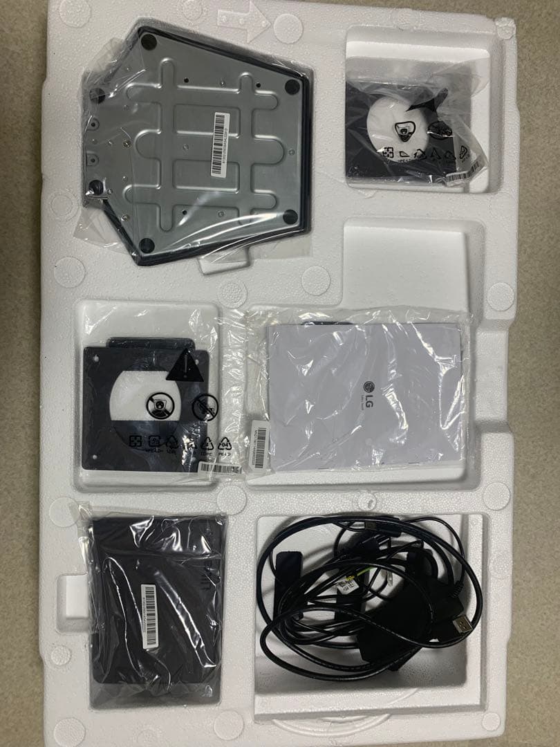 UltraGear 32GS60QC 32インチモニター