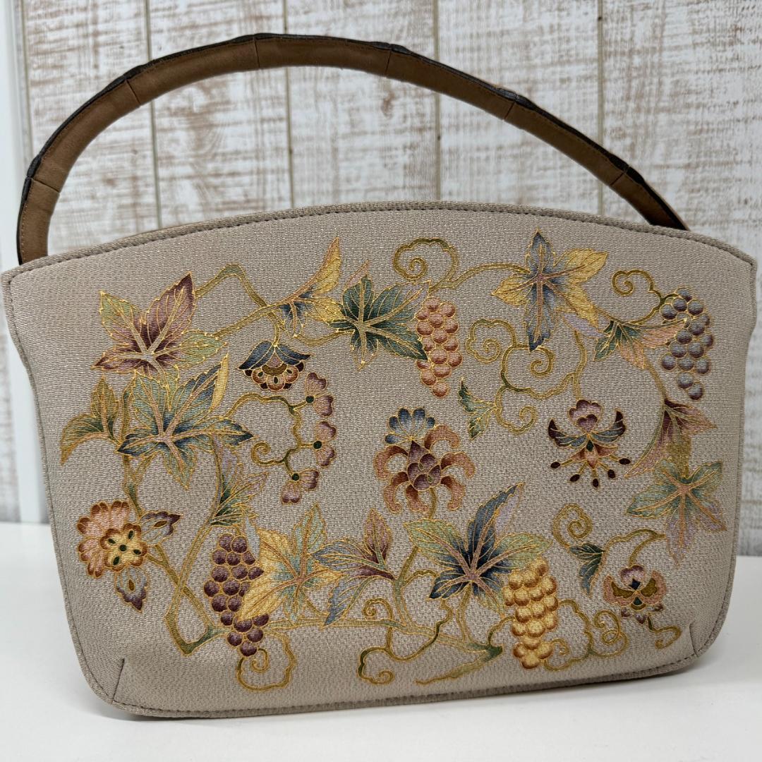 小*家様 OKAJIMA 岡重 オカジマ ハンドバッグ 和装 ベージュ シルク