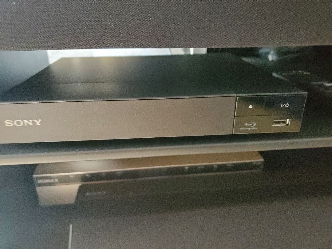 テレビ、再生dvd、スピーカー付きテレビ台、ウーファー、棒スピーカーをセットで