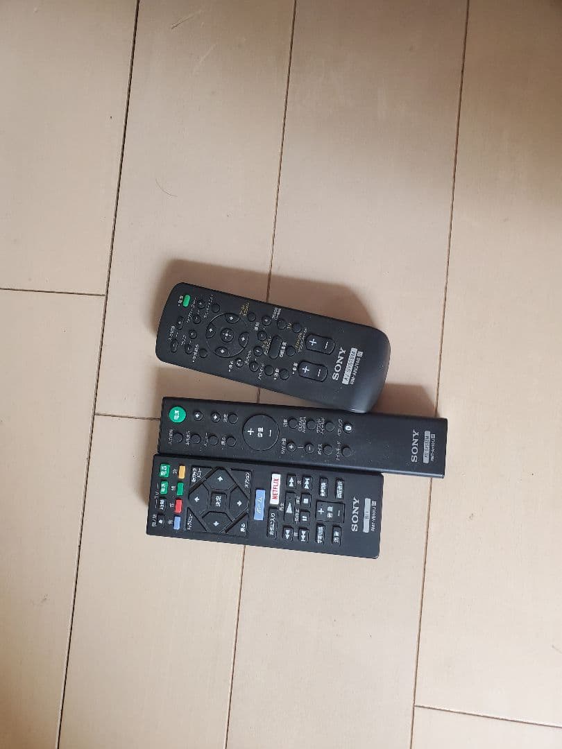 テレビ、再生dvd、スピーカー付きテレビ台、ウーファー、棒スピーカーをセットで