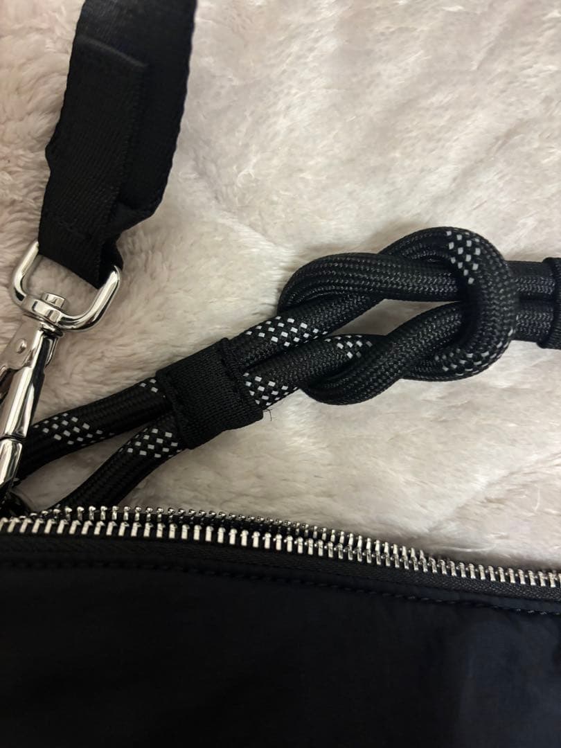 Lu Lu Lemon ボディーバック