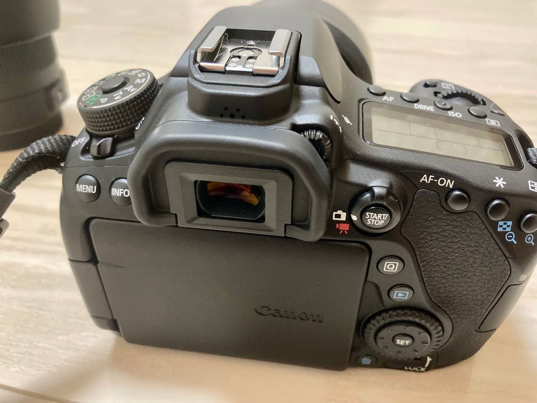 【未使用級】Canon EOS80D + シグマ 標準＋単焦点2本レンズセット