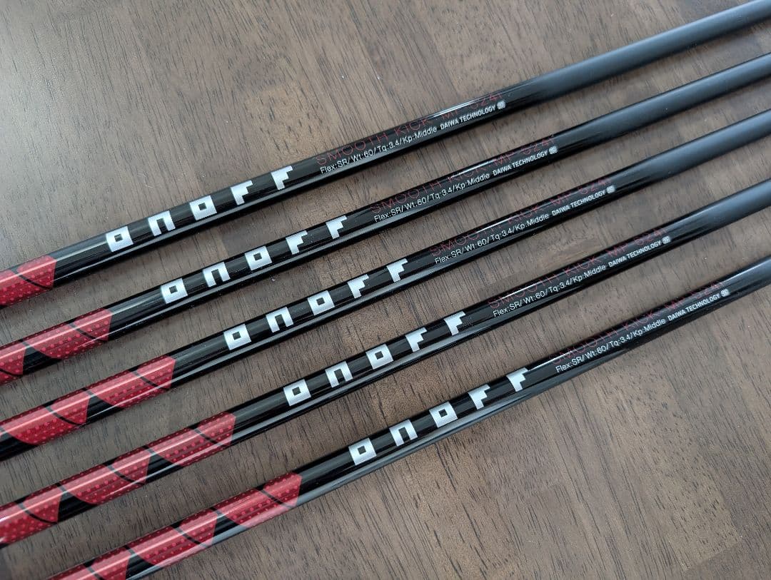 クリスマス　ONOFF 赤 2024 アイアンセット 5本セット