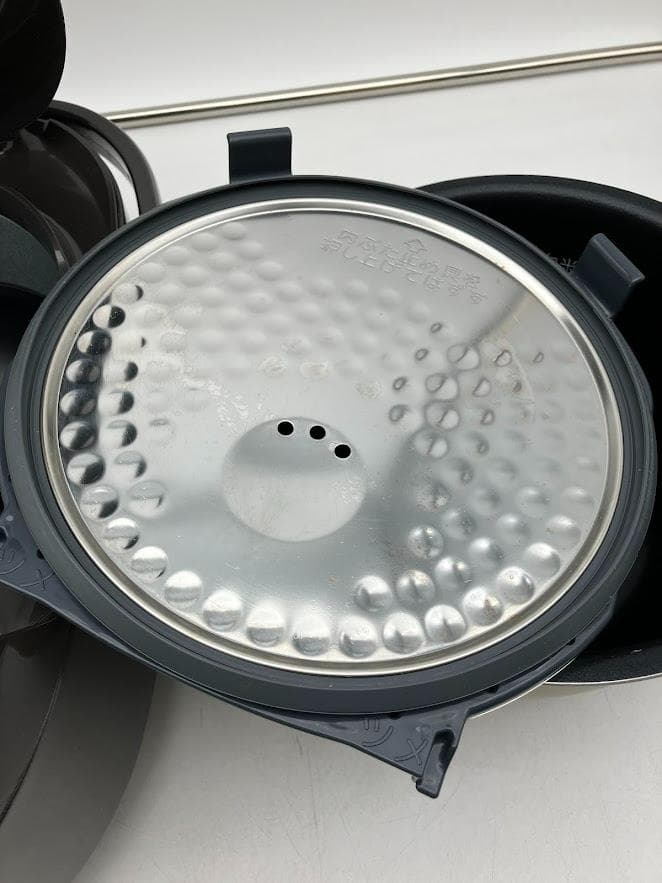 【美品】象印 炊飯器　5.5合炊き　 NW-VT10 ブラック