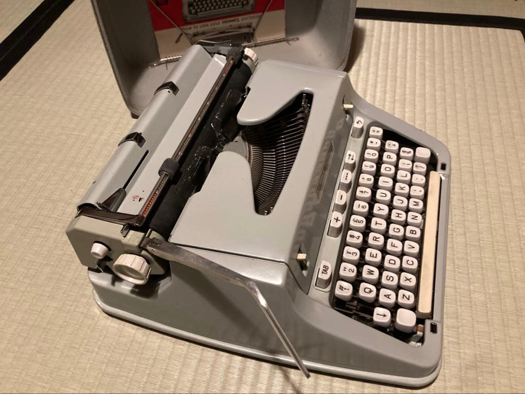 専用ページHermes 3000 タイプライター ケース付き　1970年　小瓶付