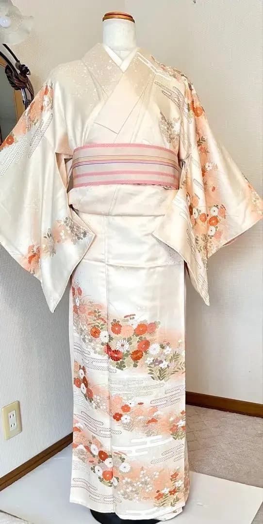 ご予約中です。未使用仕付け糸付 三松謹製 正絹訪問着 ヱ霞 麗しく雅なお色柄