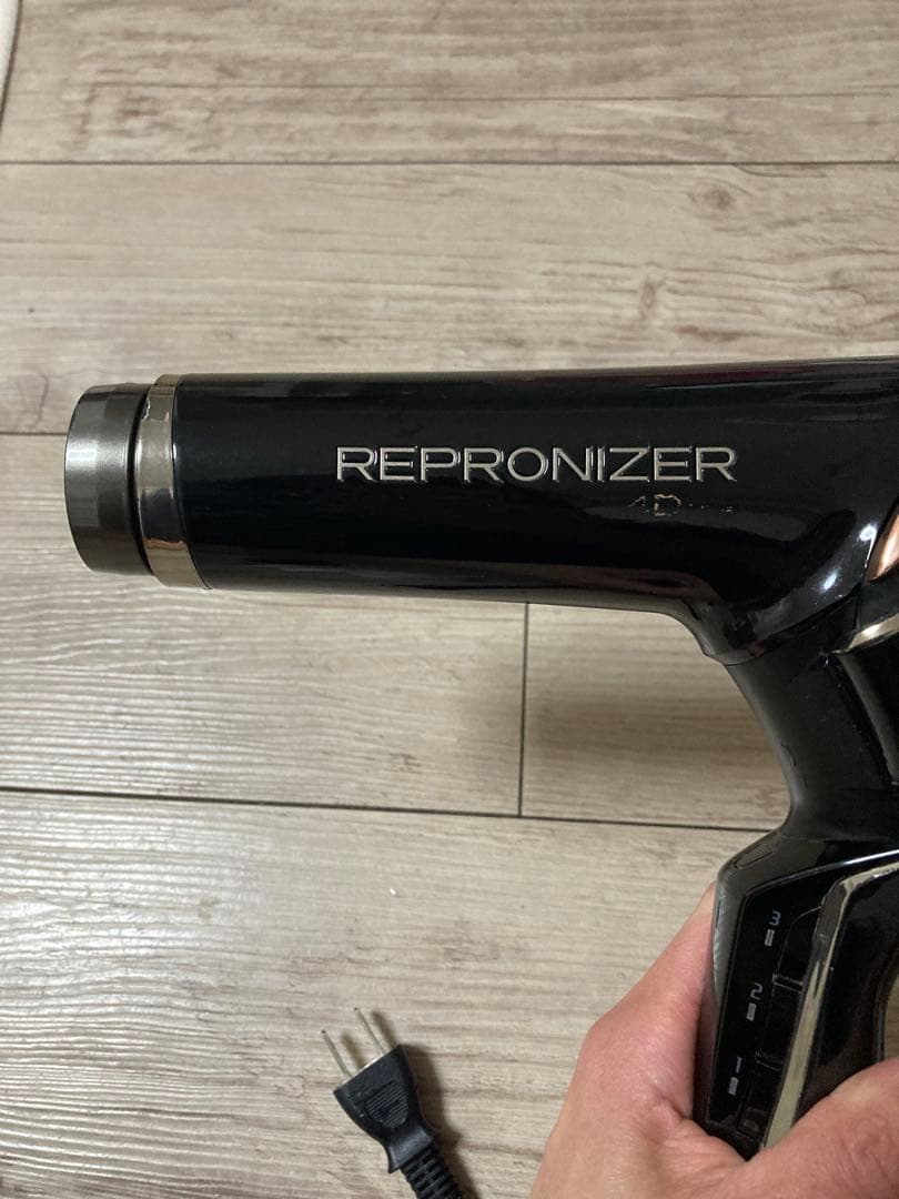 値下げレプロナイザー4Ｄ　ヘアドライヤー
