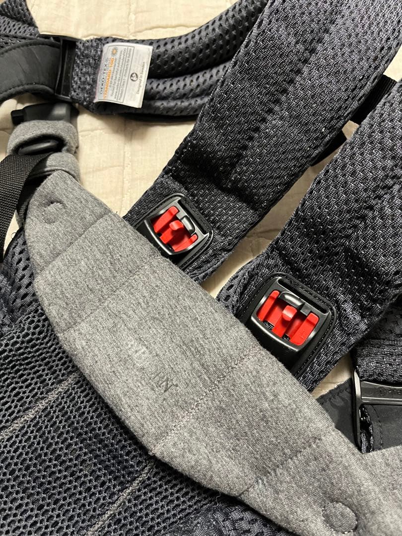 【美品】ベビービョルン 抱っこ紐 ハーモニー メッシュ