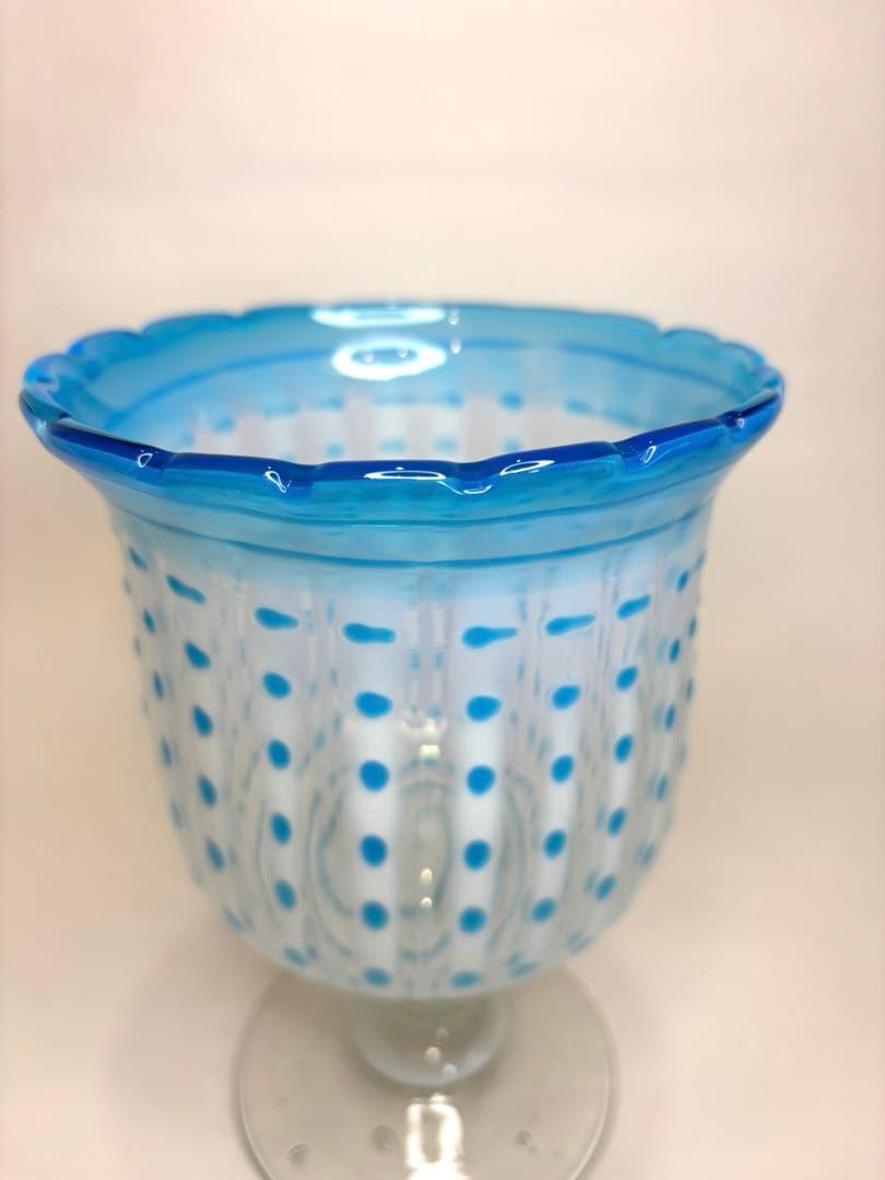 めぐお昔ガラス　フリル　ドット　乳白色　コンポート　気泡　アンティーク