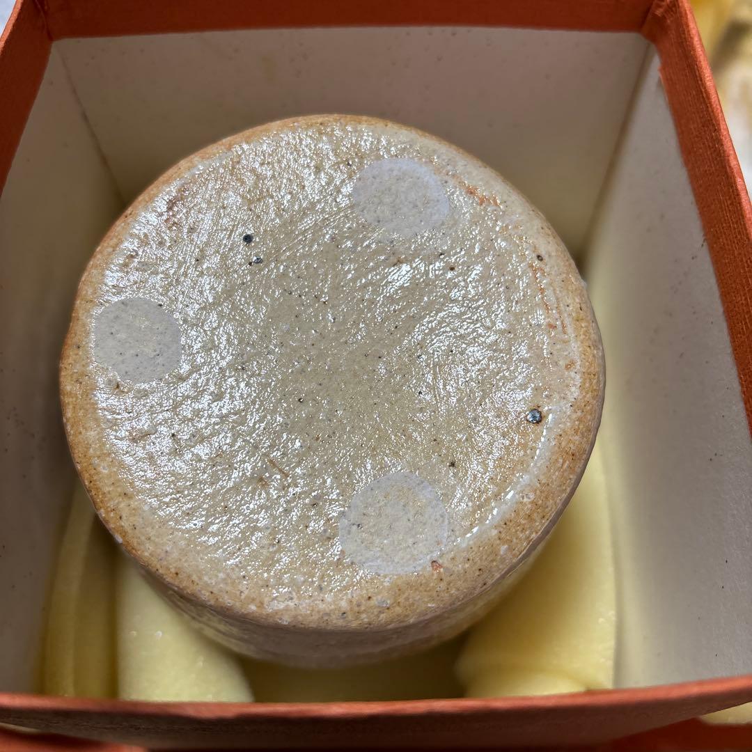 信楽うずくまり花入