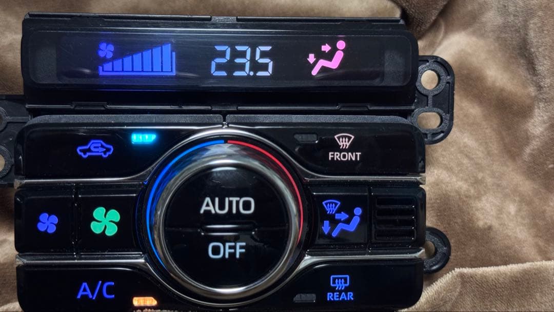 la650Sタント タントカスタム　レインボーLED打ち替え済み エアコンパネル