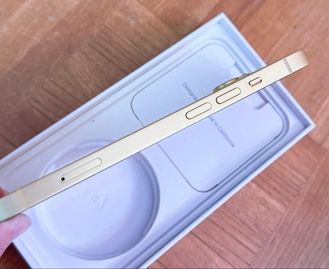 美品　iPhone 14 イエロー 128GB 箱・ケーブル付き