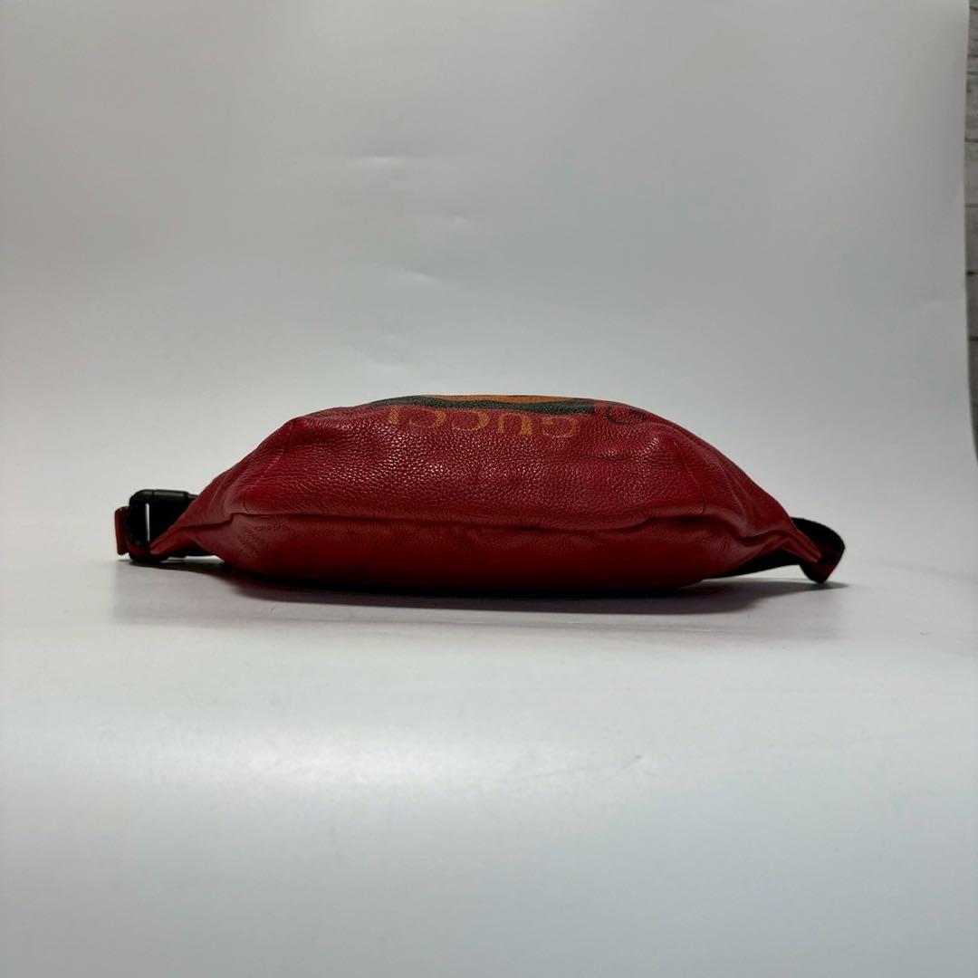 p97【美品】グッチ　レザー　ロゴプリント　シェリーライン　ウエストバッグ