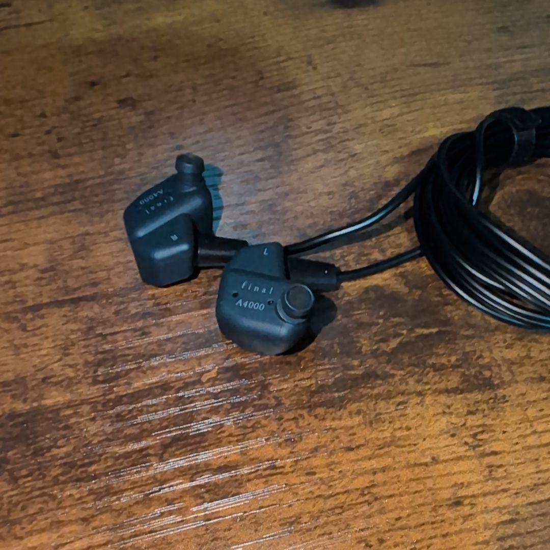 final A4000 ダークネイビー イヤホン