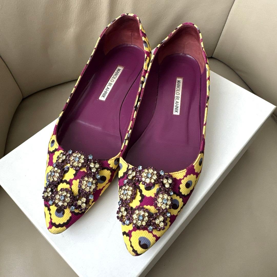 MANOLO BLAHNIK マノロブラニク　ビジューパンプス