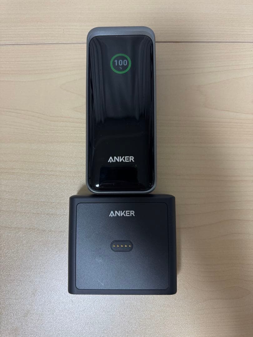 Anker Power Bank（12000mAh） + Charge base
