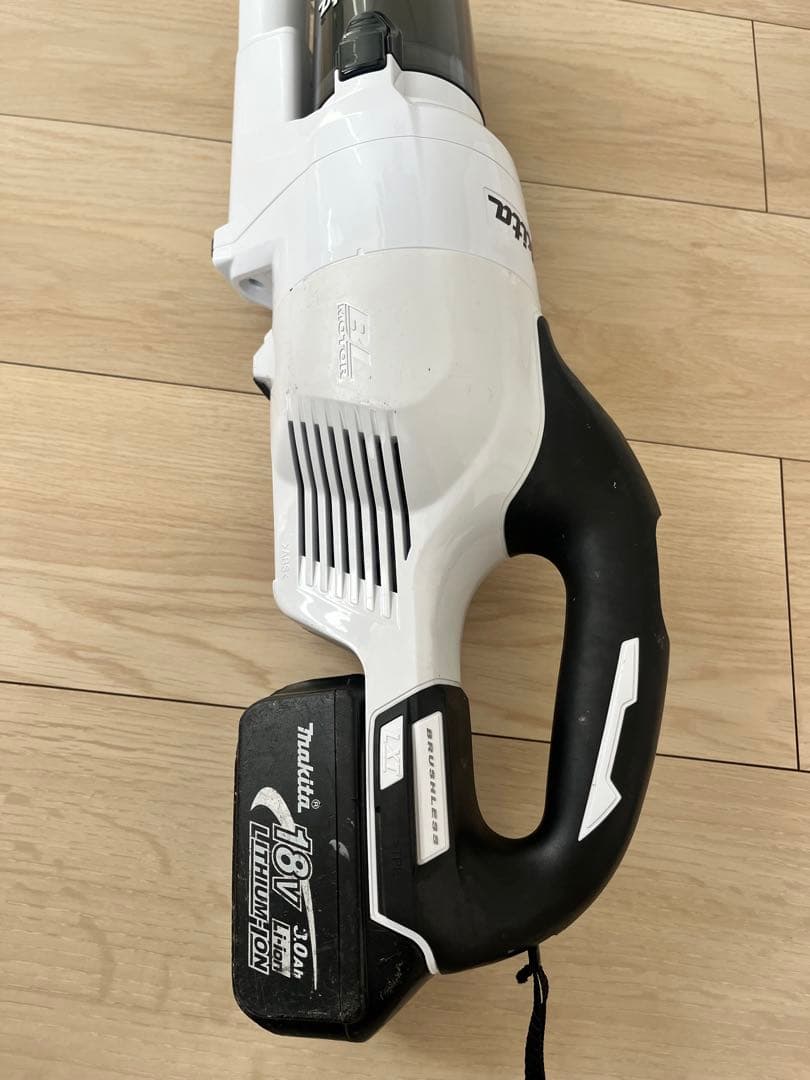 Makita マキタ　掃除機　CL281FD