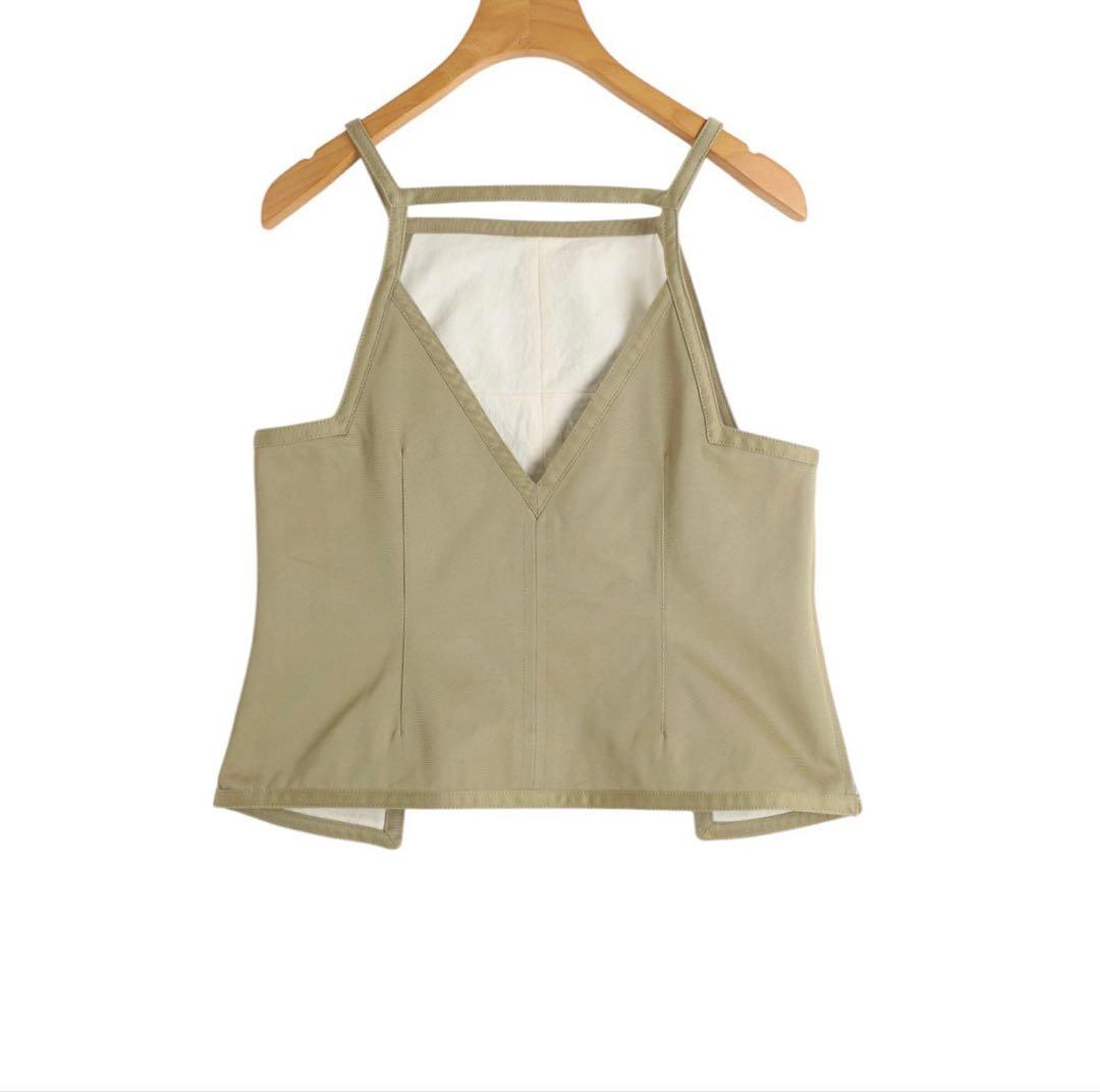 美品　UNIFORM WEAPON SQUARE-NECK TOP