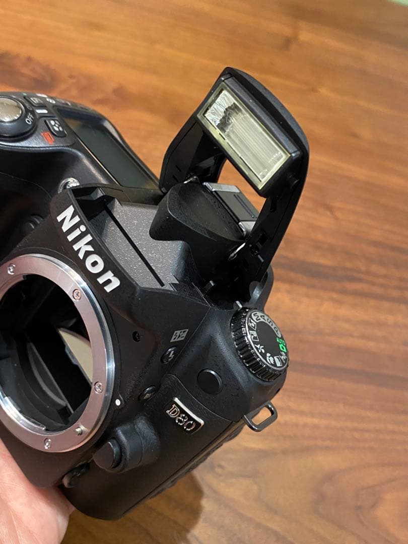 Nikon D80 CCDデジタル一眼レフカメラ ショット数　291枚