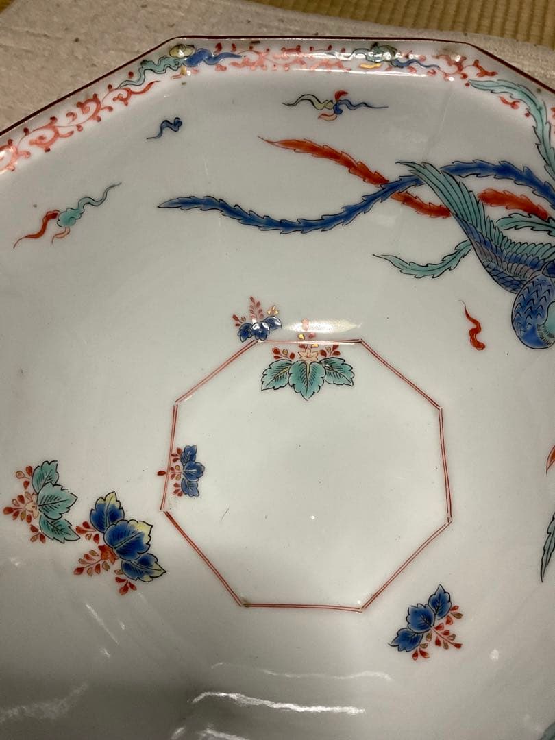 八角菓子器／柿右衛門作桐鳳凰繪。桐箱付き　銘・八角鉢。【新品・未使用品】