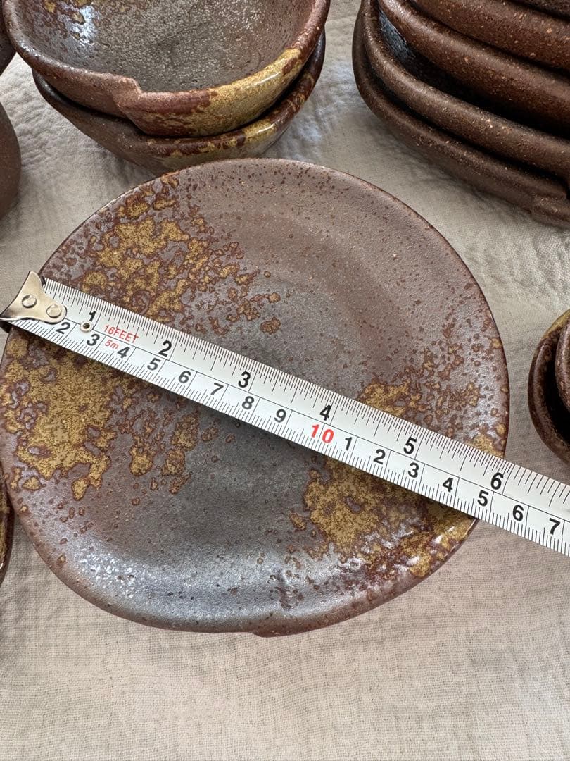 ブラウンとゴールドの陶器食器セット 32点おまとめ