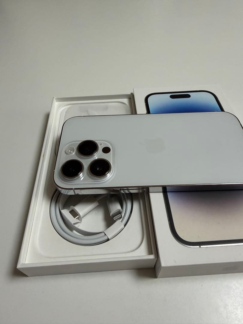 【美品】iPhone 14 pro シルバー　256gb