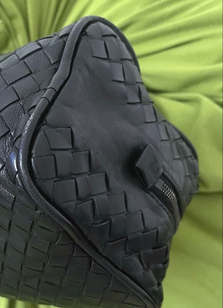 BOTTEGA VENETA ボッテガヴェネタ セカンドバッグイントレチャート黒
