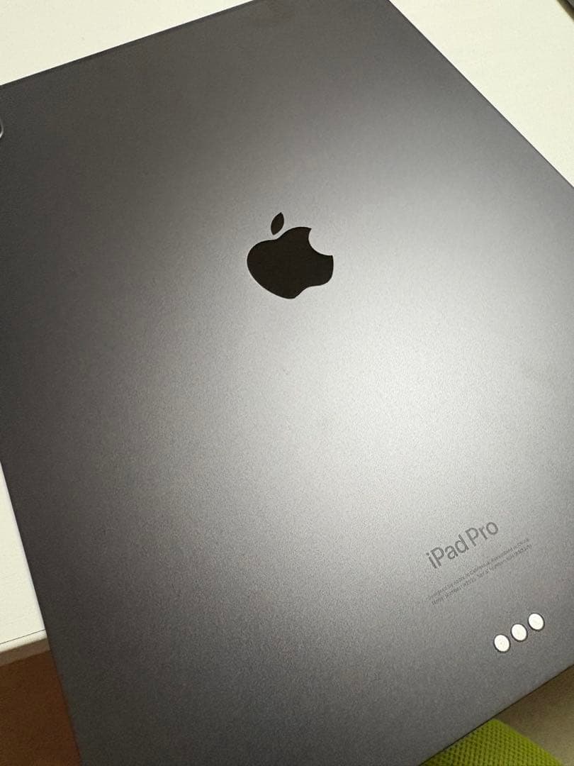 【お得】iPad Pro13インチ 256GB Magic Keyboard付き