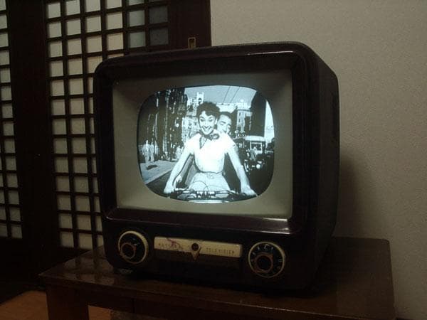 ナショナル初期型ブラウン管白黒テレビ プロの整備済みです　きれいに映ります