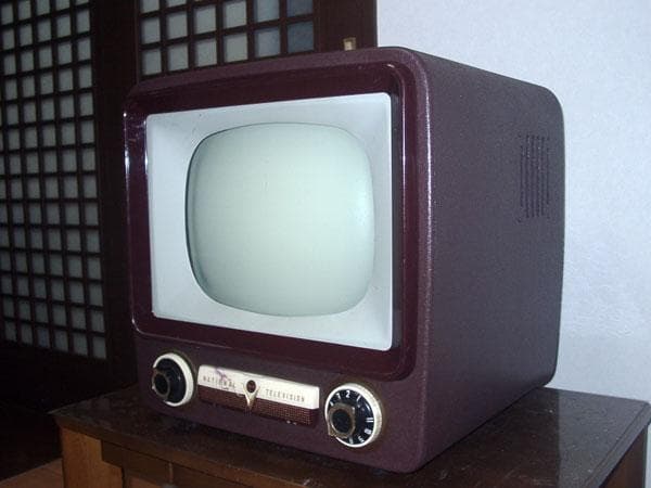 ナショナル初期型ブラウン管白黒テレビ プロの整備済みです　きれいに映ります