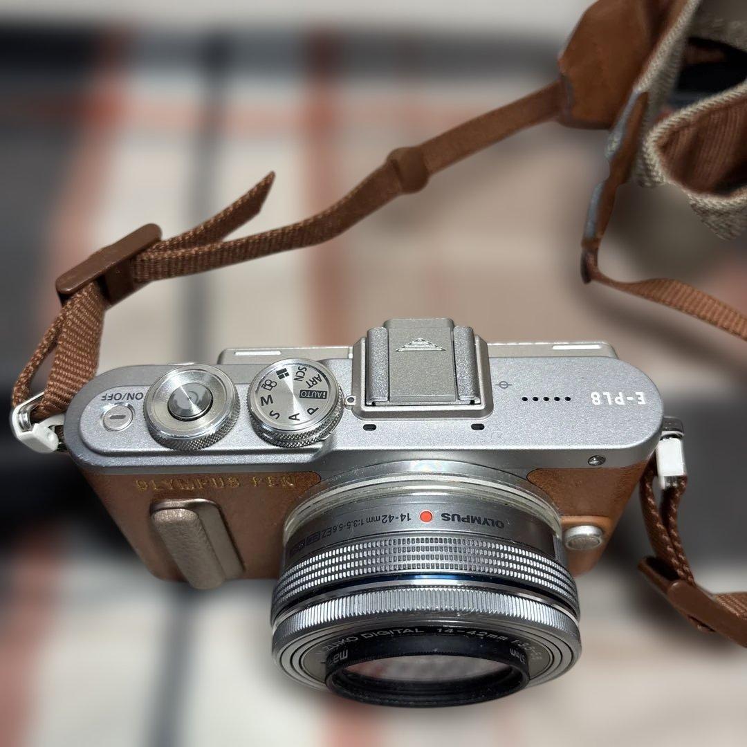 Olympus PEN E-PL8 ミラーレス一眼 カメラ