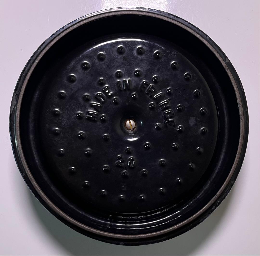 staub ピコ・ココットラウンド 【レア色】