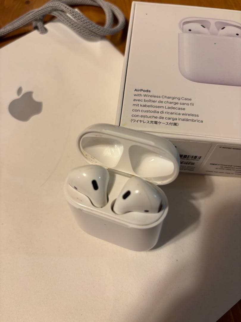 Apple AirPods 本体 充電ケース付き［ジャンク品］