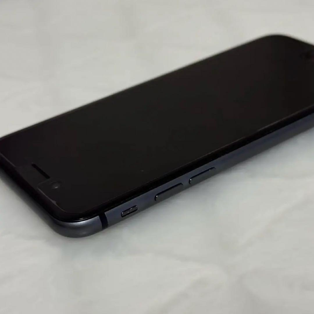 iPhone8 本体 64GB