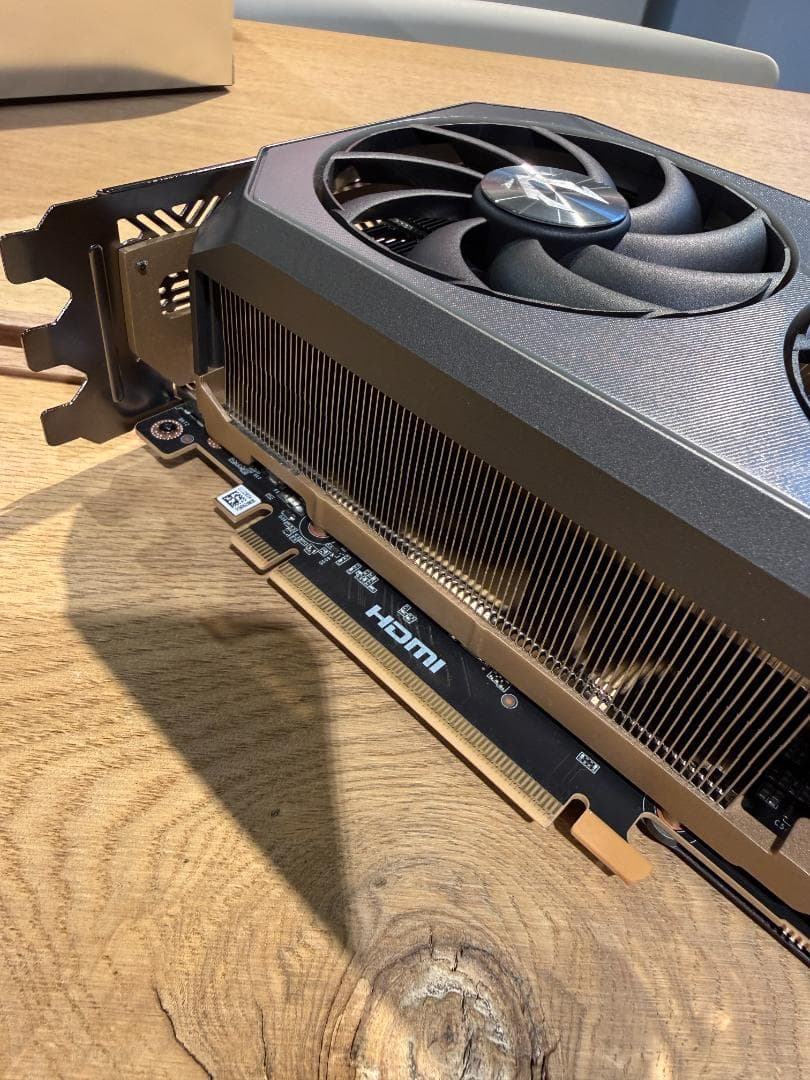 ZOTAC RTX 5080 AMP Extreme Infinity 国内正規