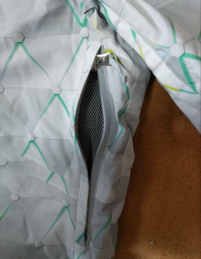 a 新品タグ付き Phenix フェニックス パンツ