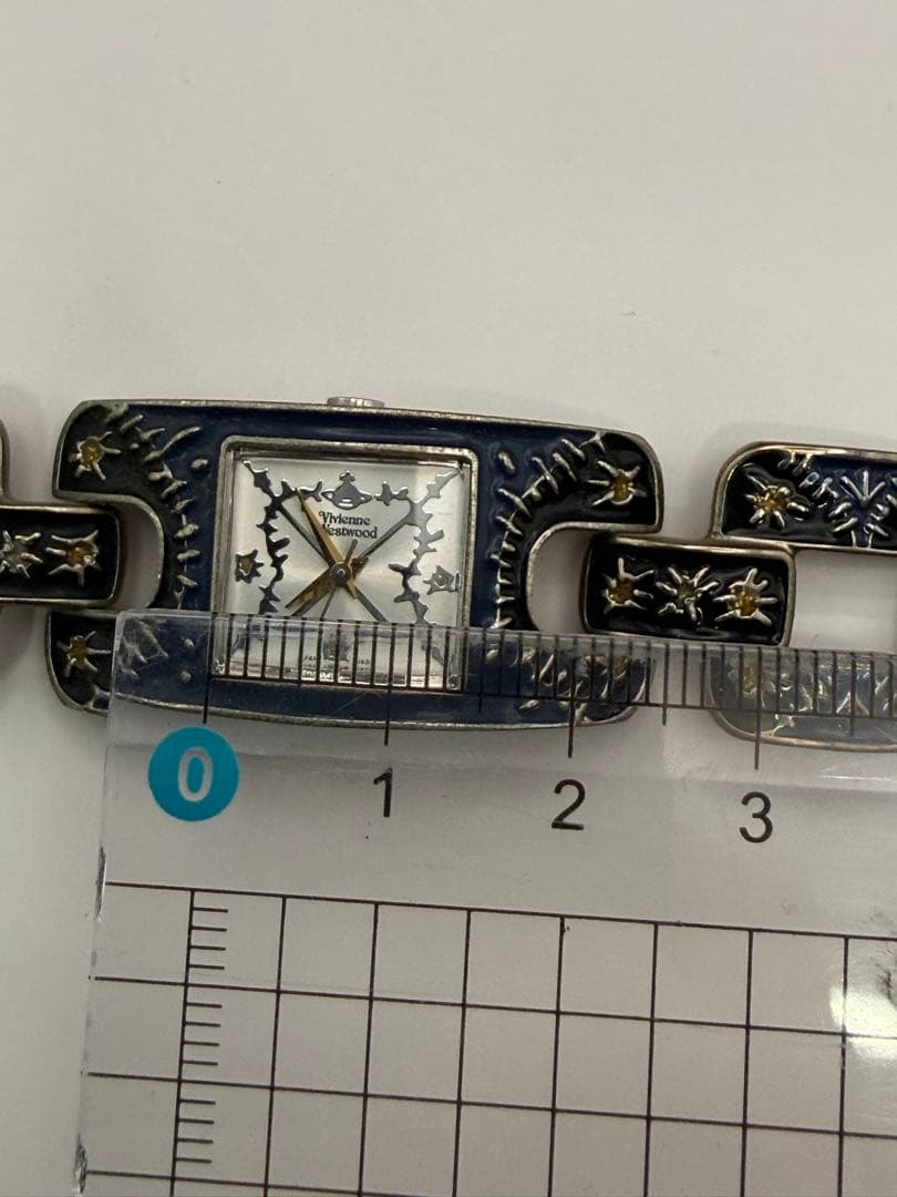 【箱・取説付き】　不動品　ヴィヴィアン時計【2】