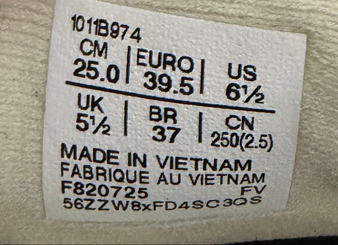 【早い者勝ち】アシックス ノヴァブラスト 5 25cm