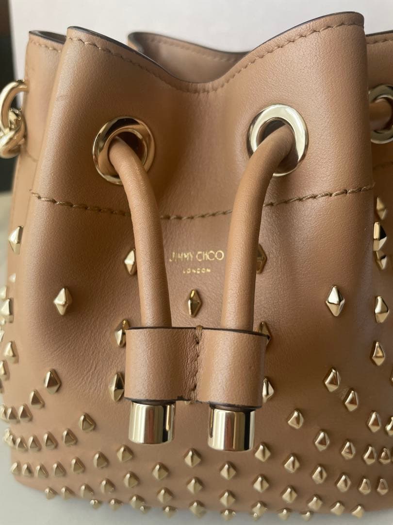 Jimmy Choo ボンボンスタッズ付きバケットバッグほぼ未使用